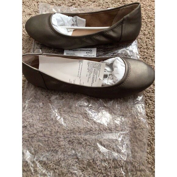 Amazon Essential Dark Bronze Faux Leather Round Toe Slip On Shoes Sz 8.5W - Picture 3 of 4